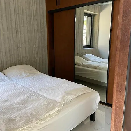 Apartment Madla *